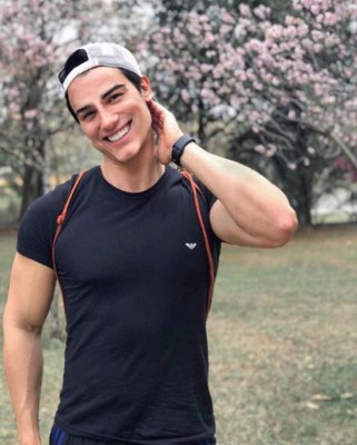 Gabriel Prado, el guapo doctor brasileño que enamora a sus fans con su atractivo