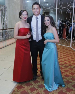 Festividad amena vivieron graduados del Liceo Franco Hondureño