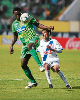 Olimpia y Real España dominan la serie