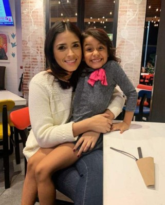 Famosas hondureñas rinden homenaje a sus cariñosas madres