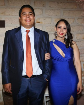 Noche llena de amor para Alejandra y Luis