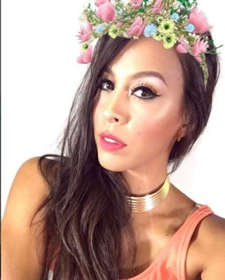 Hermana de Lipstickfables encanta con su escultural cuerpo