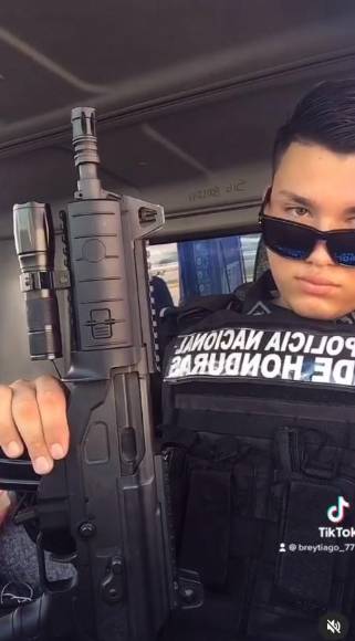 Jeferson Andrade, el policía hondureño que roba suspiros en TikTok