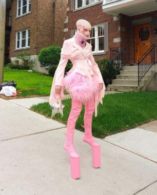 Así es Fecal Matter, la chica que parece un extraterrestre