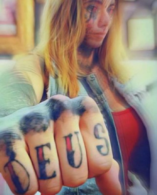 Las espeluznantes imágenes de Carol Praddo, 'la mujer diablo'&nbsp;&nbsp;