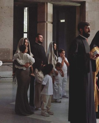 FOTOS: El bautismo de Kim Kardashian y sus cuatro hijos en Armenia