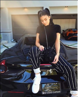 FOTOS: Así presume Kylie Jenner su enorme fortuna en las redes sociales
