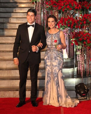 La Escuela Americana: Inolvidable fiesta prom para despedir