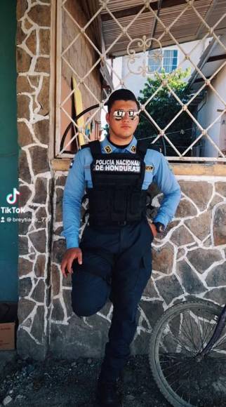 Jeferson Andrade, el policía hondureño que roba suspiros en TikTok