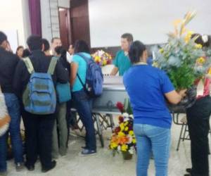 Los restos mortales del doctor permanecieron unas horas en la Facultad de Medicina.