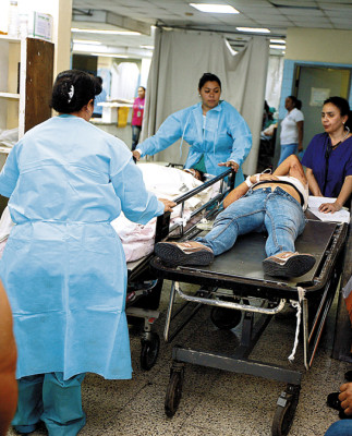 Violencia deja mora quirúrgica y salas llenas