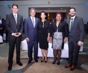 Michael Wehmeyer, Pamy y Nan Marinakys, Betzaida Guerrero y Bernardo Ordas.