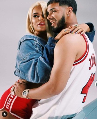 Ella es Karol G, la reguetonera colombiana por la que Anuel AA se tatuó la espalda
