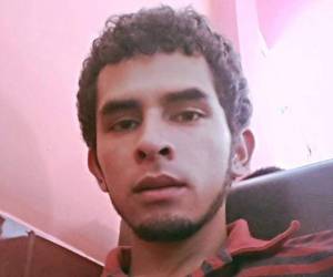 Emilson Donaly Reyes Portillo tiene 24 años de edad y su perseverancia lo llevó a innovar una máquina.