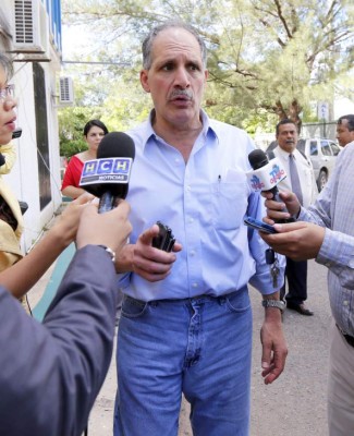 'Tito' Asfura: El 99% de las veces visto de camisa, jean y burros