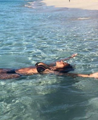 FOTOS: Antonela Roccuzzo causó furor en 2019 con sensuales fotos en traje de baño