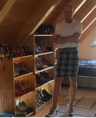 Mark Bryan, el hombre que rompe estereotipos con faldas y tacones (FOTOS)