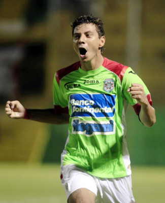 Marathón vuelve al triunfo bajo el mando de Mario Beata