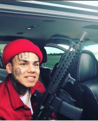 Armas, dinero y drogas, las fotos de 6ix9ine de sus redes sociales