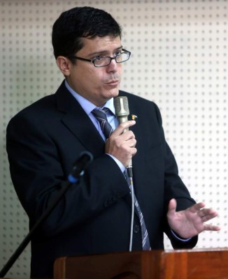 Reconocen labor de Álvaro Ortega