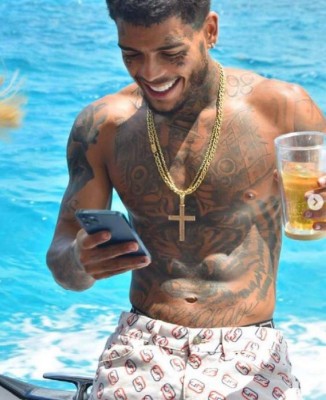 La trágica muerte de MC Kevin, cantante brasileño que se lanzó a la piscina desde un onceavo piso