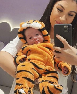 'Influencers' aseguran que no le asignarán género a su bebé para que lo elija al crecer