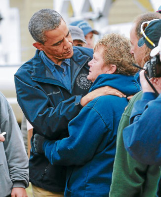 Estadounidenses resisten con valor secuelas de Sandy