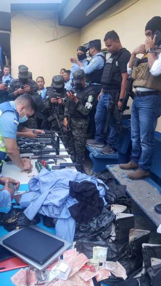 Ocho detenidos, indumentaria policial y armas de grueso calibre: así fue la operación realizada en la capital