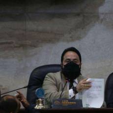Diputados del PSH acusaron a Luis Redondo, presidente del Congreso, de ocupar manera arbitraria la silla donde estaba un diputado suplente.