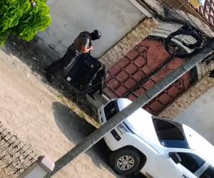 Escena del operativo en Corinto, Cortés, donde cinco agentes de la Dipampco murieron tras una incursión irregular que es investigada por las autoridades.