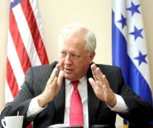 Thomas Shannon, consejero del Departamento de Estado de Estados Unidos, concendió una entrevista a los medios de comunicación. (Foto: Johny Magallanes)