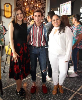 Lanzan la línea de camisas tropical city