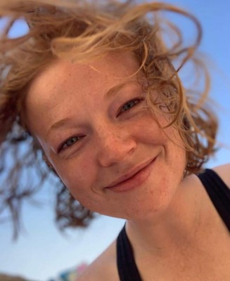 ¿Quién es Sarah Snook, la actriz de Succession que se casó con su mejor amigo?