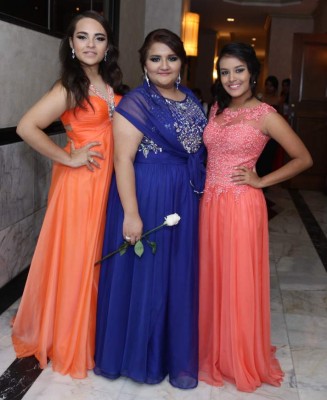 Un brindis por los recién graduados