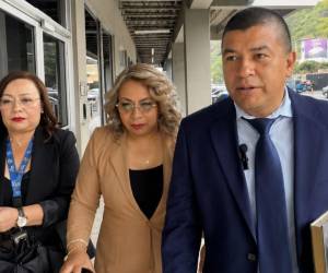 La titular de la Unidad de Política Limpia, Ivonne Ardón, fue citada por la Fiscalía para brindar información en una investigación relacionada con presuntos movimientos de fondos vinculados al Partido Liberal.