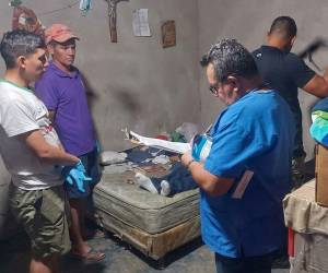 Los cuerpos de los dos hombres asesinados,fueron levantados por los familiares y los trasladaron a sus viviendas sin autorización de las autoridades competentes.