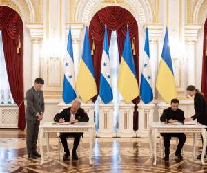 Los presidentes Nasry Asfura y Volodímir Zelenski formalizaron acuerdos de cooperación en comercio, inversión, tecnología y seguridad alimentaria.