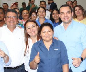 Carlos Ledezma y Tomás Zambrano junto a dirigentes del Partido Nacional en el sur de Honduras.