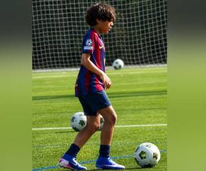 Esdras López González, de la categoría U11, regresó a Honduras tras completar su tercer ciclo de formación en La Masia, la academia del FC Barcelona, en España.