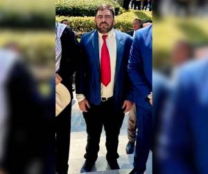 Milton Benítez, alias “El Perro Amarillo”, dejó de aparecer en la pantalla de UNE TV tras la derrota electoral de Libre.