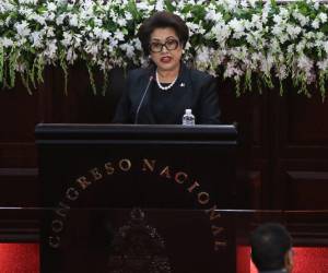 Rebeca Ráquel Obando, presidenta de la Corte Suprema de Justicia, durante la presentación de su informe anual ante el Congreso Nacional, en el que destacó la reducción de la mora judicial y la agilización de los procesos.