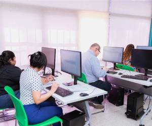 Las funcionarias sostienen que su acreditación se realizó conforme a la normativa vigente.