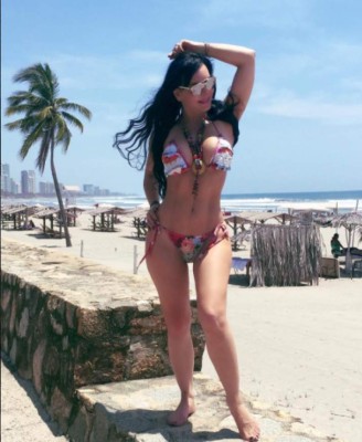 Maribel Guardia lo volvió a hacer; su foto en diminuto bikini tiene a muchos vueltos locos