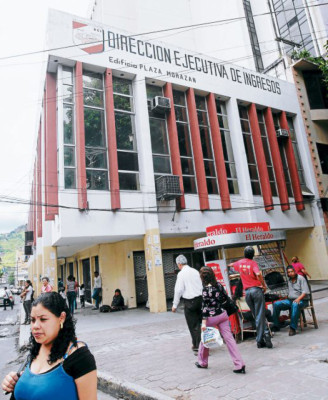 Recaudaciones cerrarán 2013 con desfase de L 1,700 millones