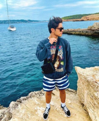 ¿Quién es Álex Hoyer, el cantante con el que cacharon a Danna Paola?