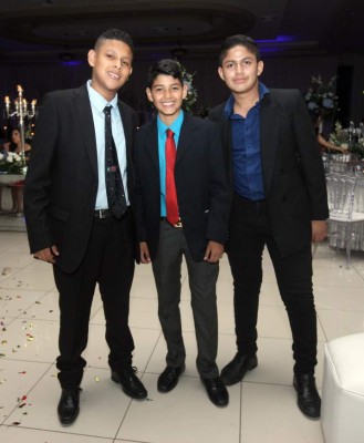 Como en un cuento de hadas festejó sus 15 años María José Torres Lanza