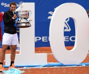 El tenista español se convirtió en el primer jugador -en la era del Open- en alzar 10 veces el mismo trofeo (Foto: Agencia AFP)
