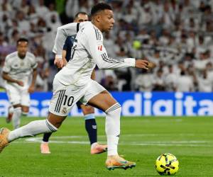 Mbappé sufrió una rotura en el dedo anular izquierdo ante el Celta