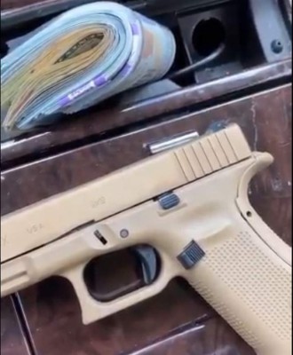 Armas y fajos de billetes presumía el hijo del narco hondureño Geovanny Fuentes en su Instagram