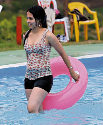 Hermosas hondureñas adornan los balnearios